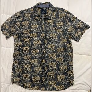 ROARK REVIVAL Artifacts of Adventure Men's Button Up Shirt XL - Tigers